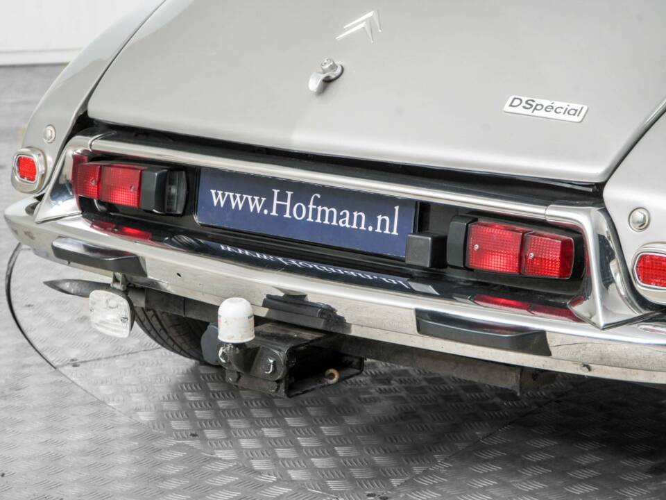 Image 31/50 of Citroën D Spécial (1971)