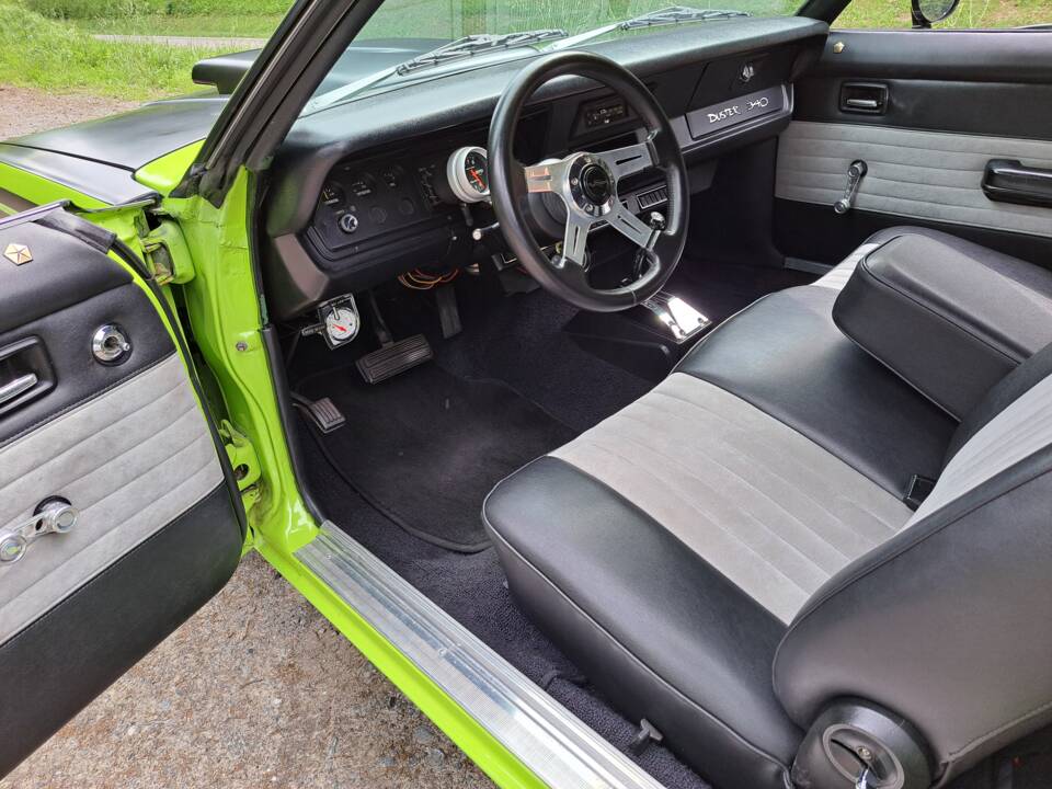 Image 8/10 of Plymouth Duster (1973)