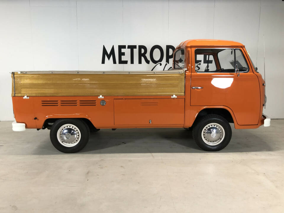 Bild 6/20 von Volkswagen T2b Pritsche (1977)