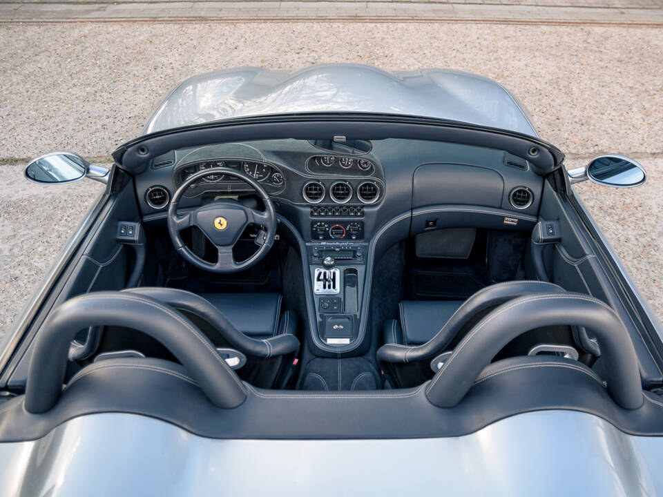 Afbeelding 24/48 van Ferrari 550 Barchetta (2001)