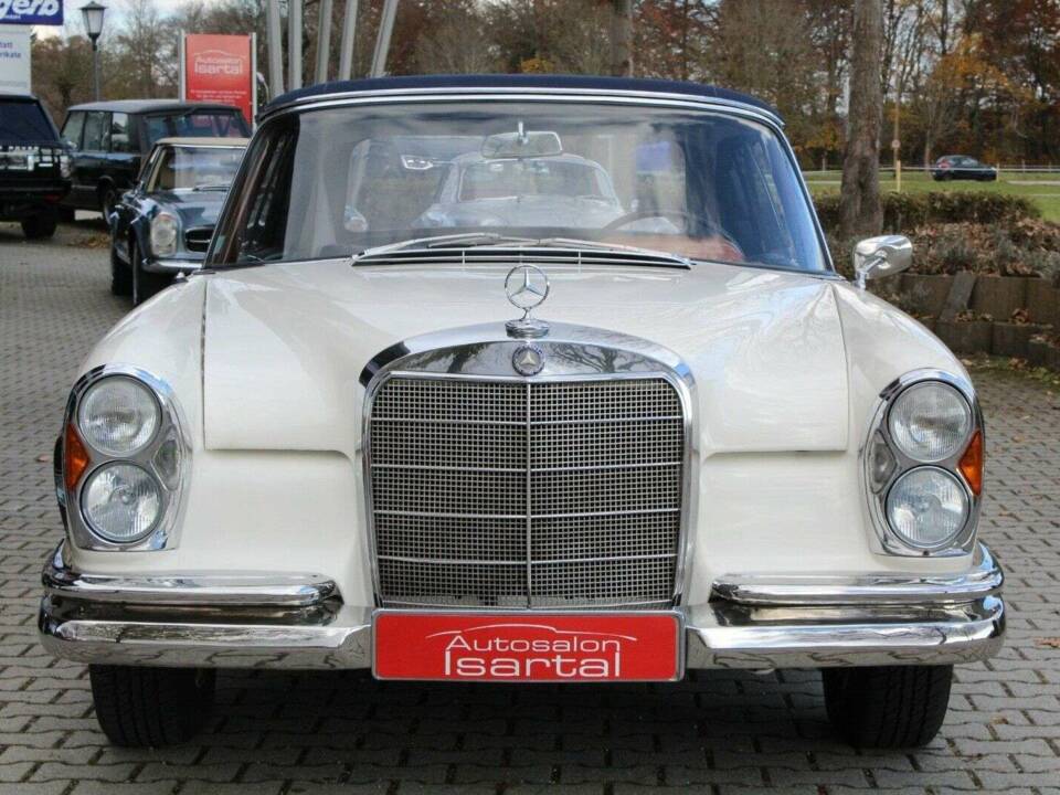 Image 5/19 de Mercedes-Benz 220 SE b (1963)