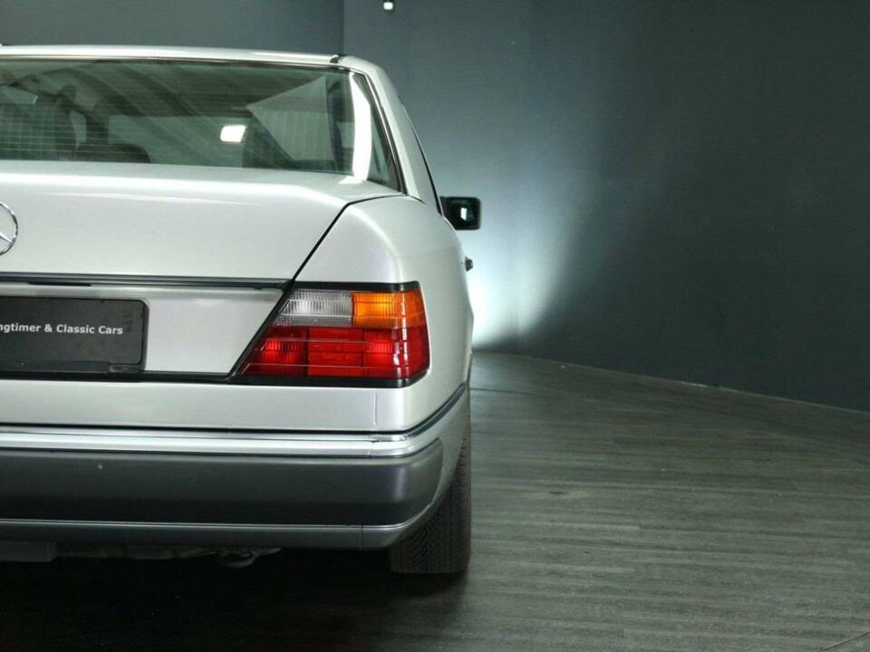 Bild 39/50 von Mercedes-Benz 300 E-24 (1992)