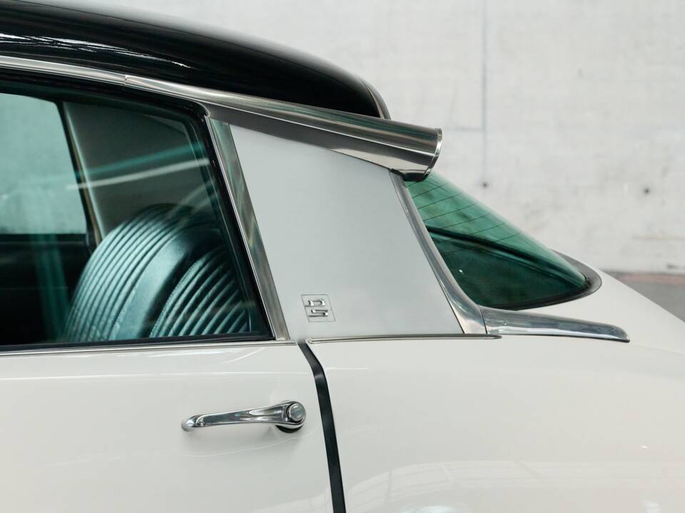 Bild 12/50 von Citroën DS 21 Pallas (1966)