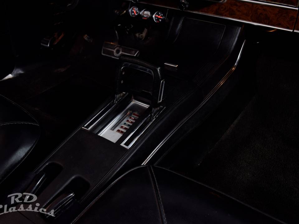 Image 25/42 of Ford Galaxy 500 Sunliner (1968)
