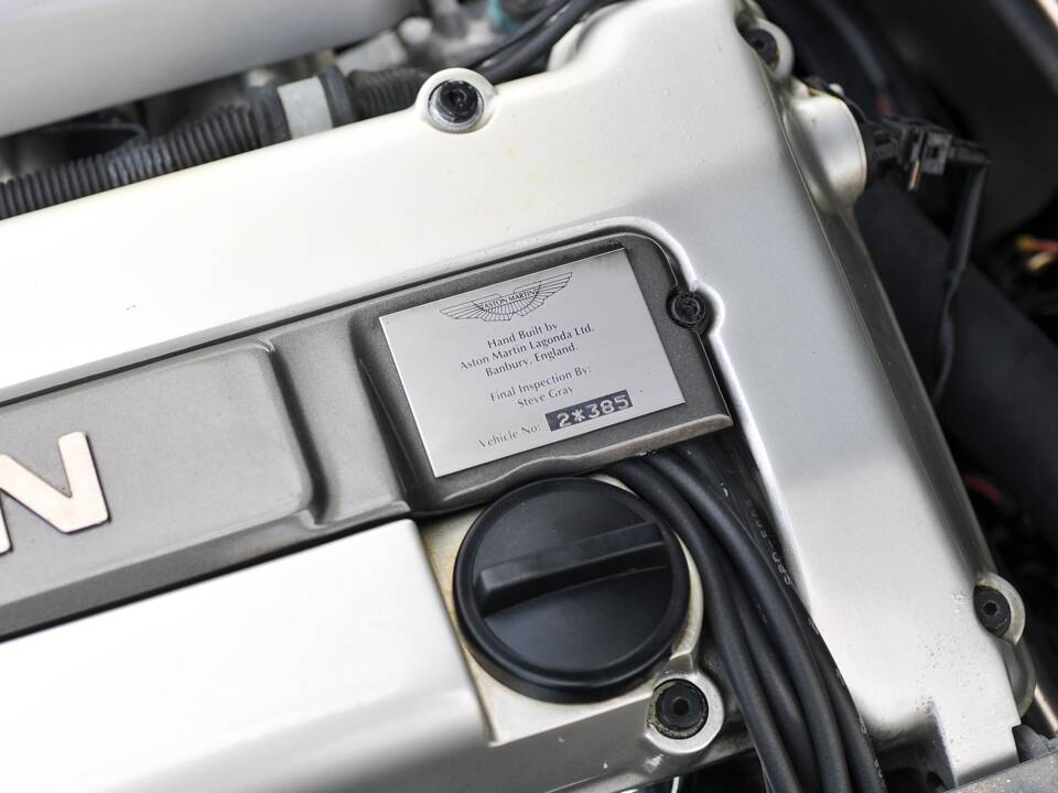 Immagine 29/33 di Aston Martin DB 7 (1999)