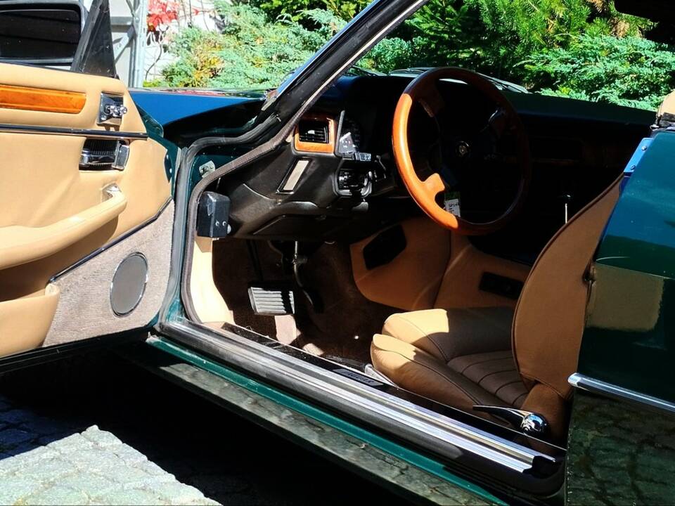 Image 8/8 of Jaguar XJS 5.3 V12 (1989)