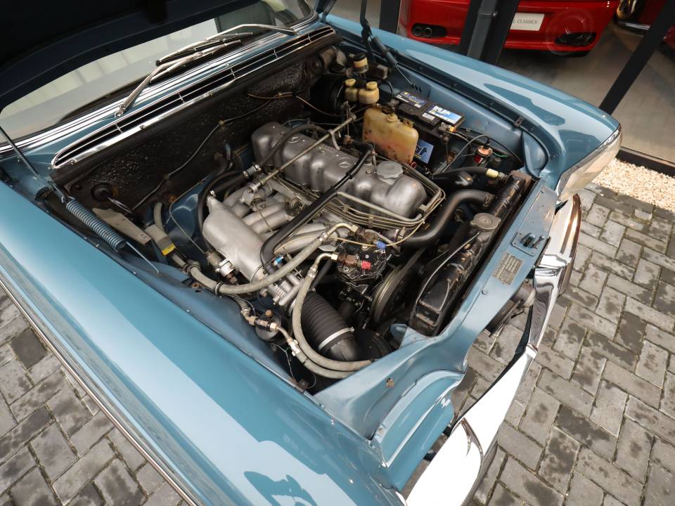 Afbeelding 16/76 van Mercedes-Benz 280 SE (1968)