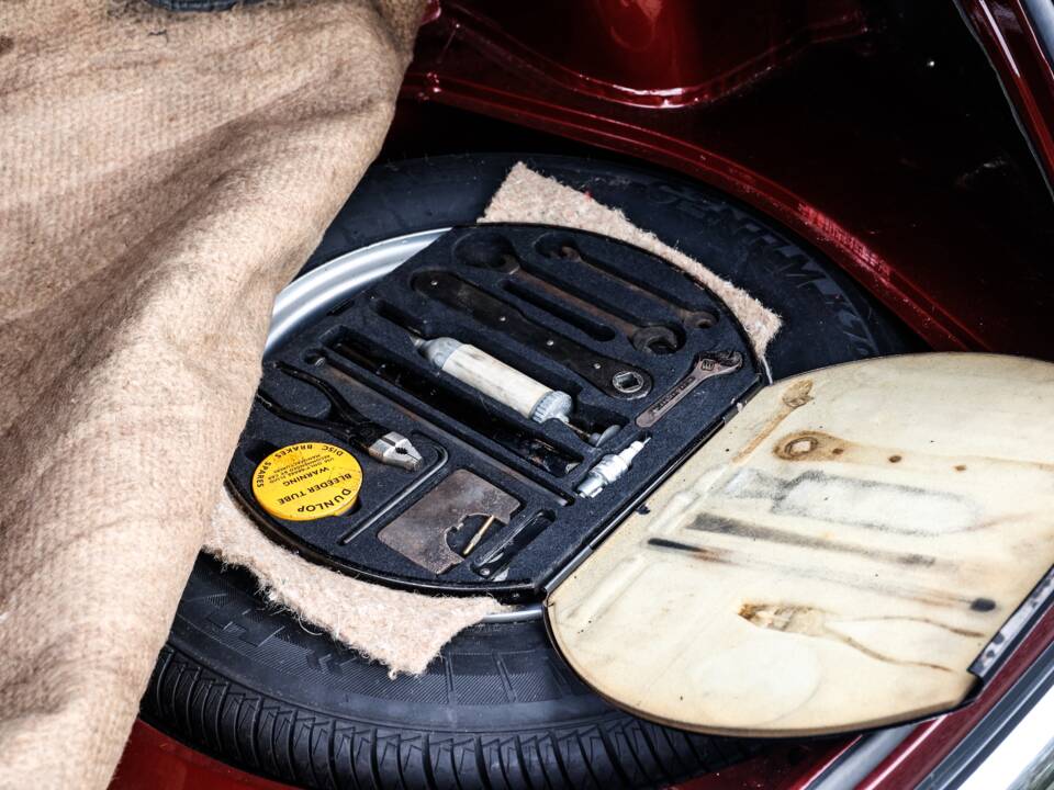 Image 42/42 of Jaguar Mk II 3.8 (1962)