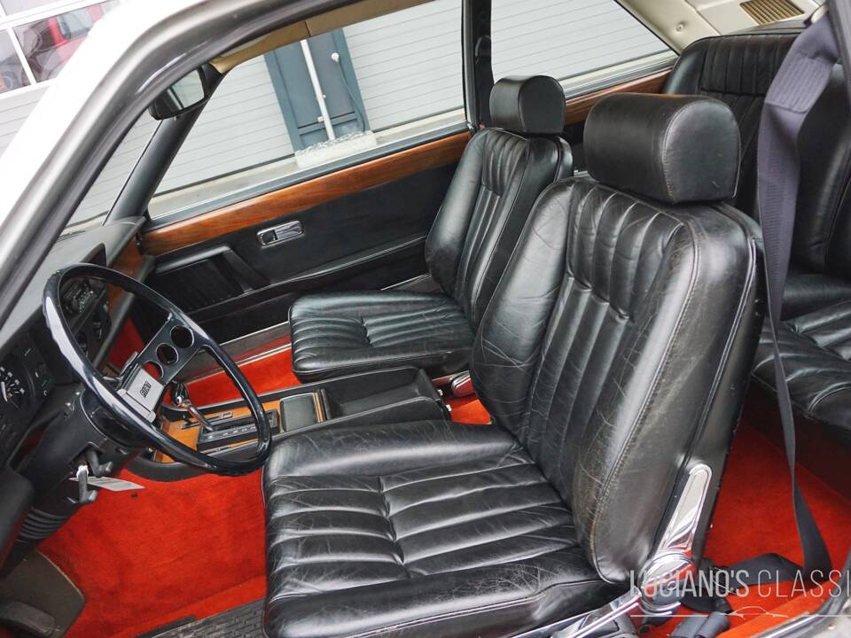Image 45/66 of FIAT 130 Coupé (1972)