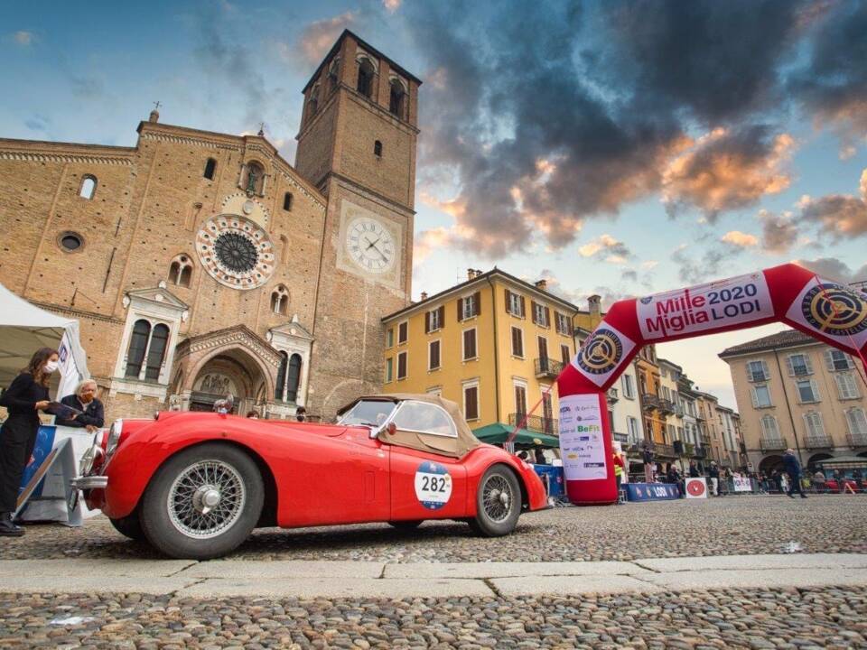 Bild 34/45 von Jaguar XK 120 SE OTS (1954)
