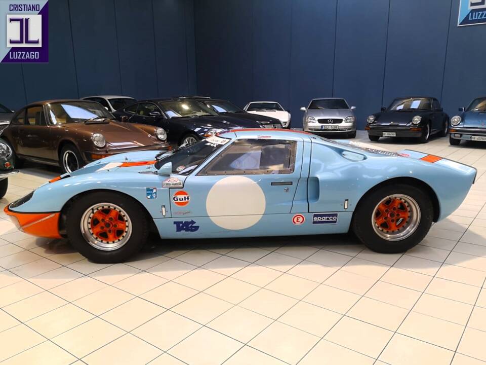 Image 5/50 of Ford GT40 (1966)
