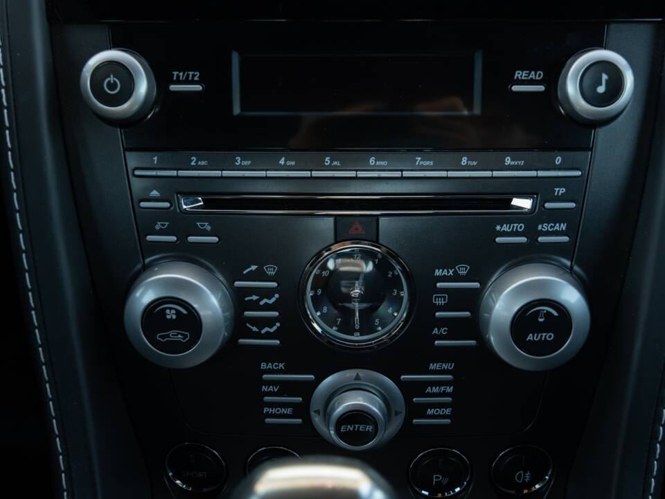 Image 57/83 de Aston Martin V12 Vantage (2009)