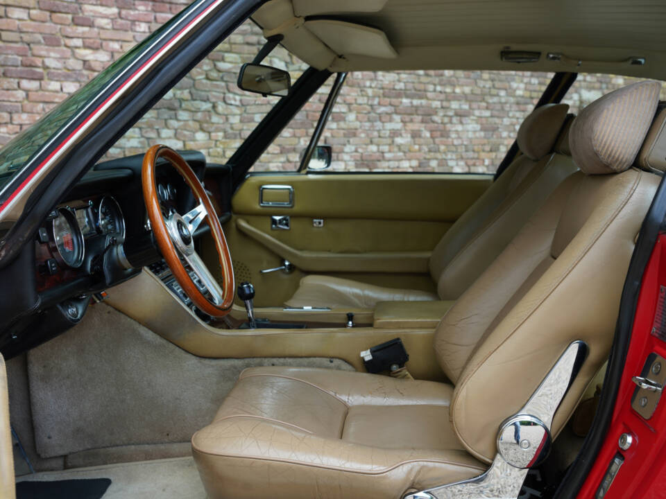 Image 3/50 of Jensen Interceptor MK III (1976)