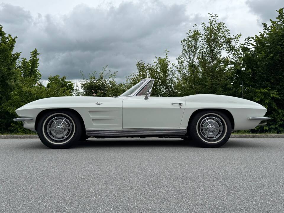 Image 9/52 of Chevrolet Corvette Sting Ray Convertible (1963)