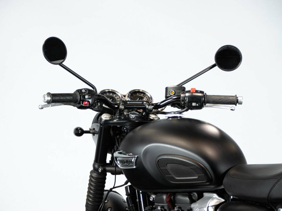 Immagine 11/50 di Triumph DUMMY (2017)