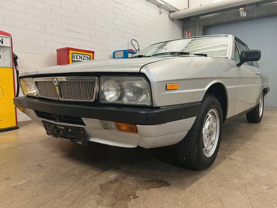 Image 2/19 of Lancia Gamma Coupe 2500 (1978)