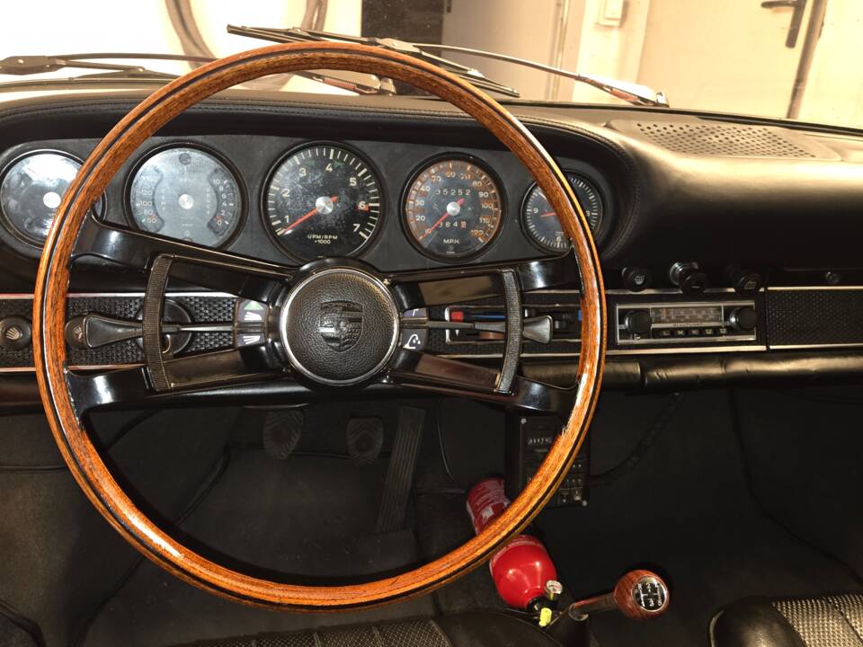 Image 21/79 of Porsche 912 (1969)