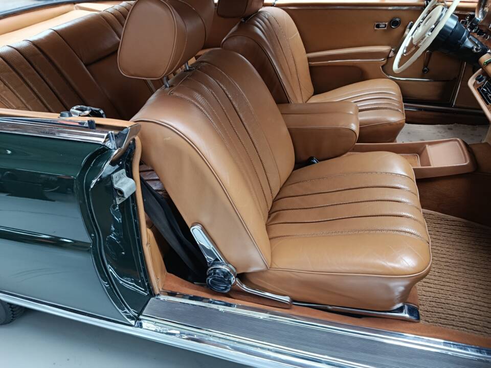 Image 19/54 of Mercedes-Benz 280 SE 3,5 (1970)