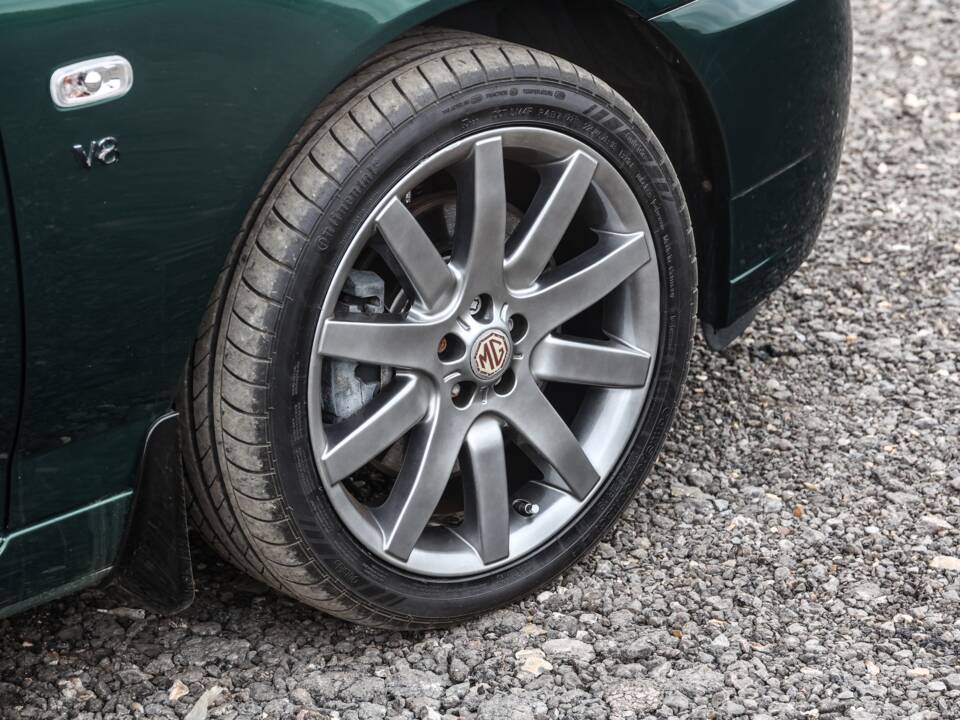 Image 10/26 of MG ZT 260 (2004)