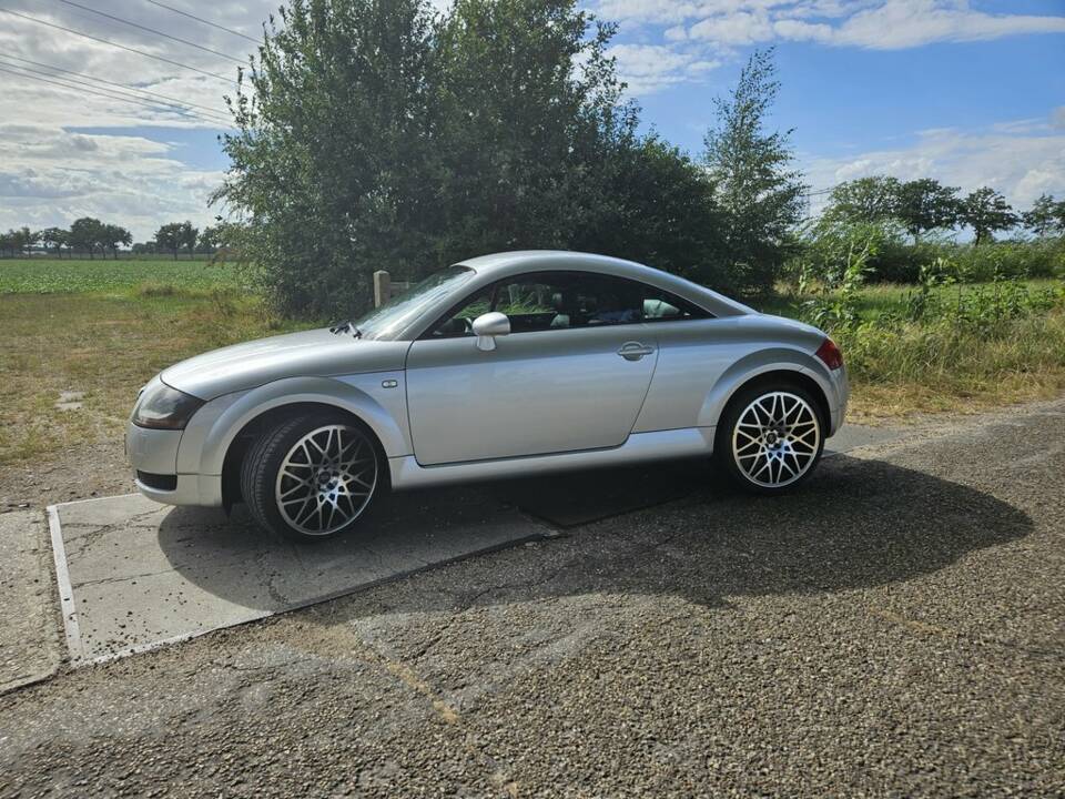 Bild 5/8 von Audi TT 1.8 T (1999)