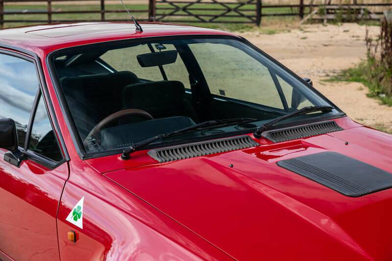 Afbeelding 38/41 van Alfa Romeo GTV 6 2.5 (1983)