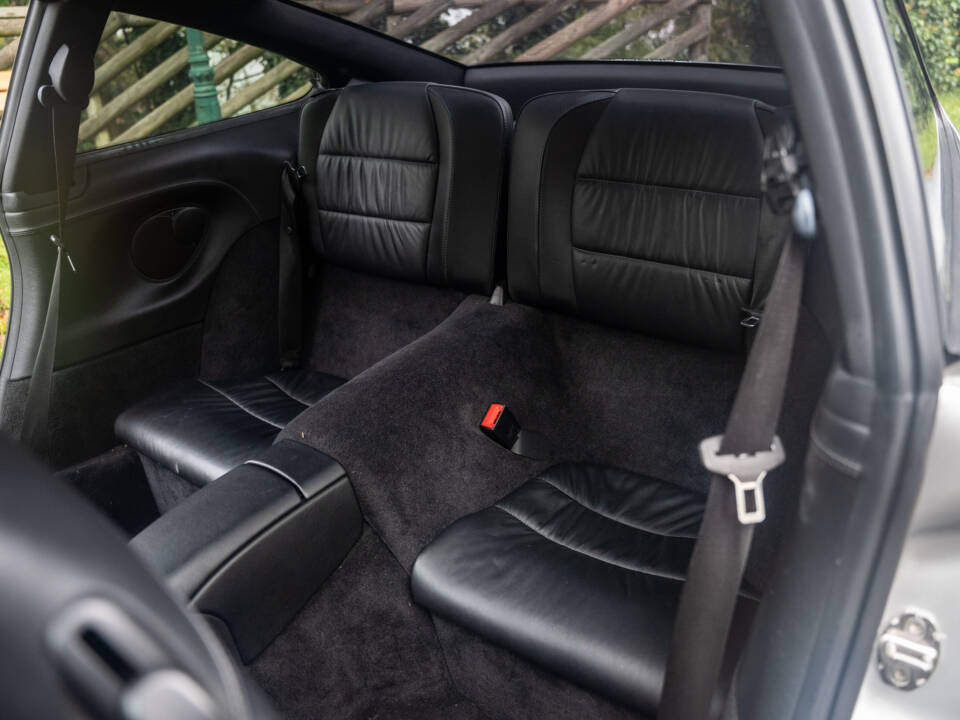 Image 8/14 de Porsche 911 Carrera 4S (2002)