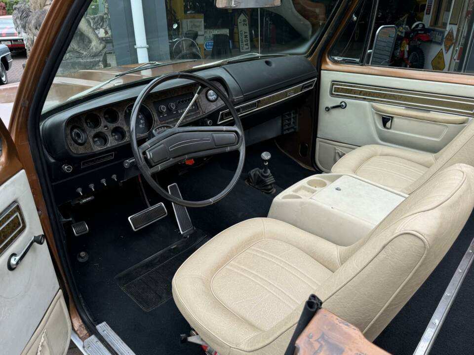 Image 9/22 of Dodge Ramcharger (1976)