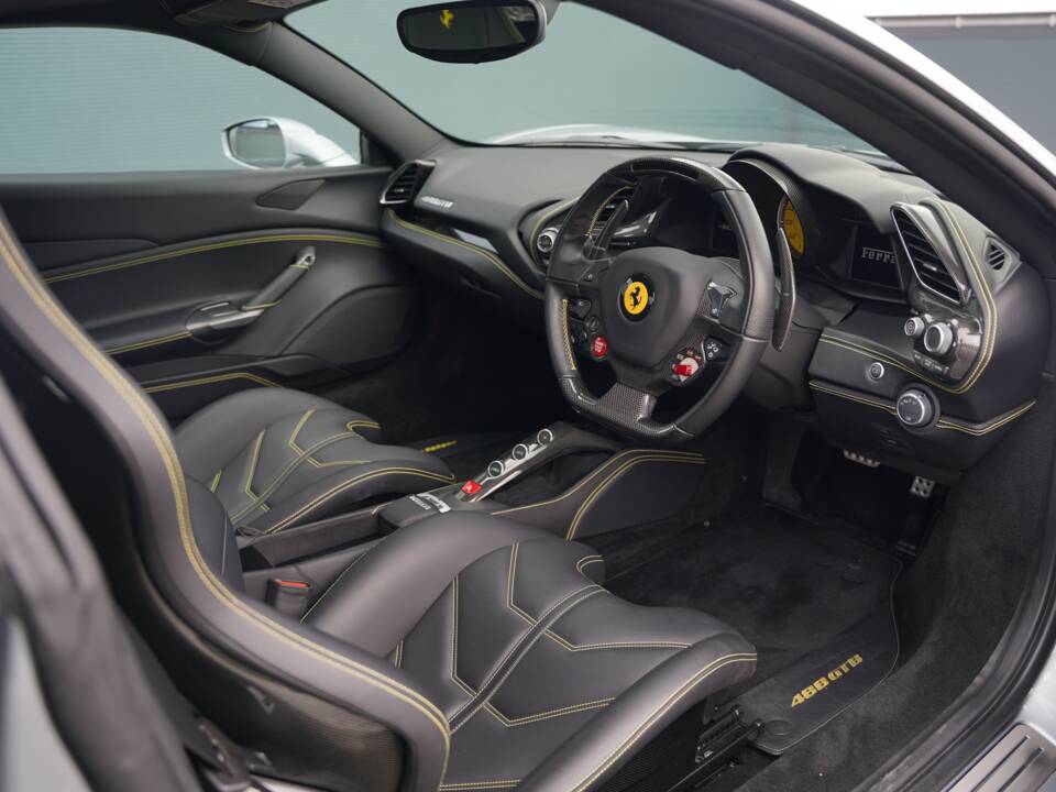 Image 12/50 of Ferrari 488 GTB (2017)