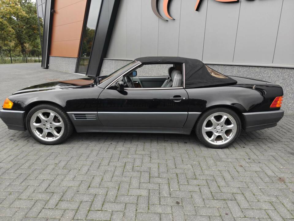 Image 30/50 de Mercedes-Benz 500 SL (1991)