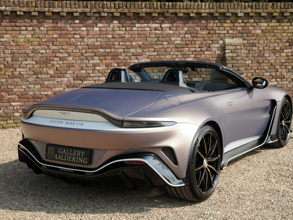 Image 2/50 of Aston Martin V8 Vantage Roadster (2023)