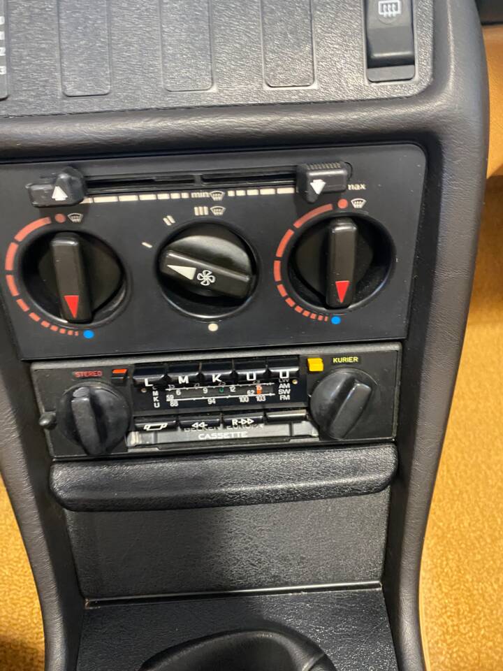 Immagine 24/91 di Mercedes-Benz 240 D (1981)