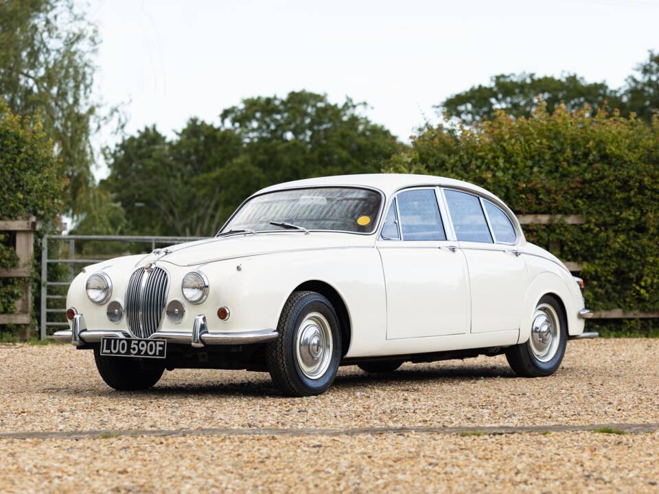 Image 41/50 of Jaguar Mk II 2.4 (1967)