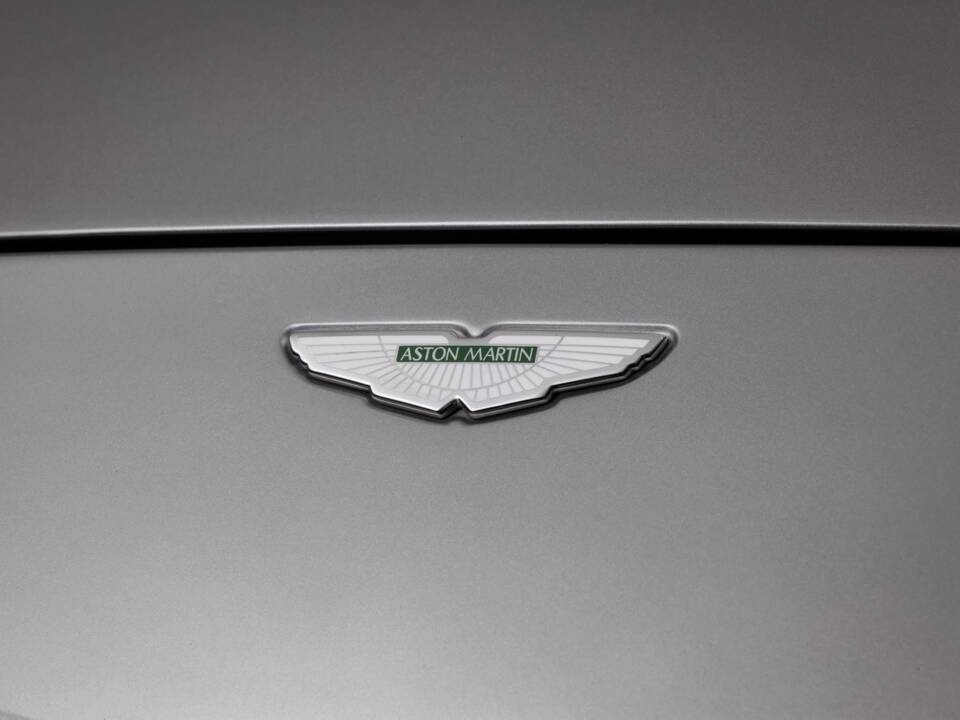 Bild 12/29 von Aston Martin V12 Vanquish (2001)