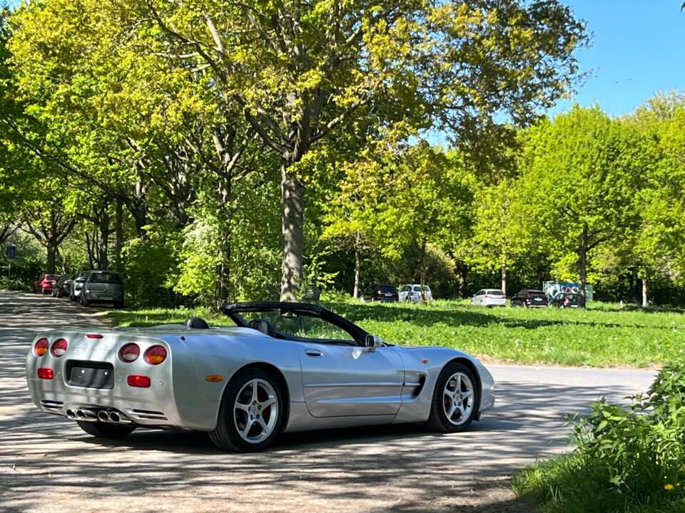 Image 23/50 of Chevrolet Corvette (2001)