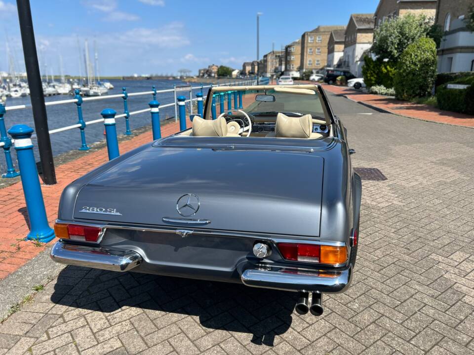 Immagine 5/39 di Mercedes-Benz 280 SL (1971)