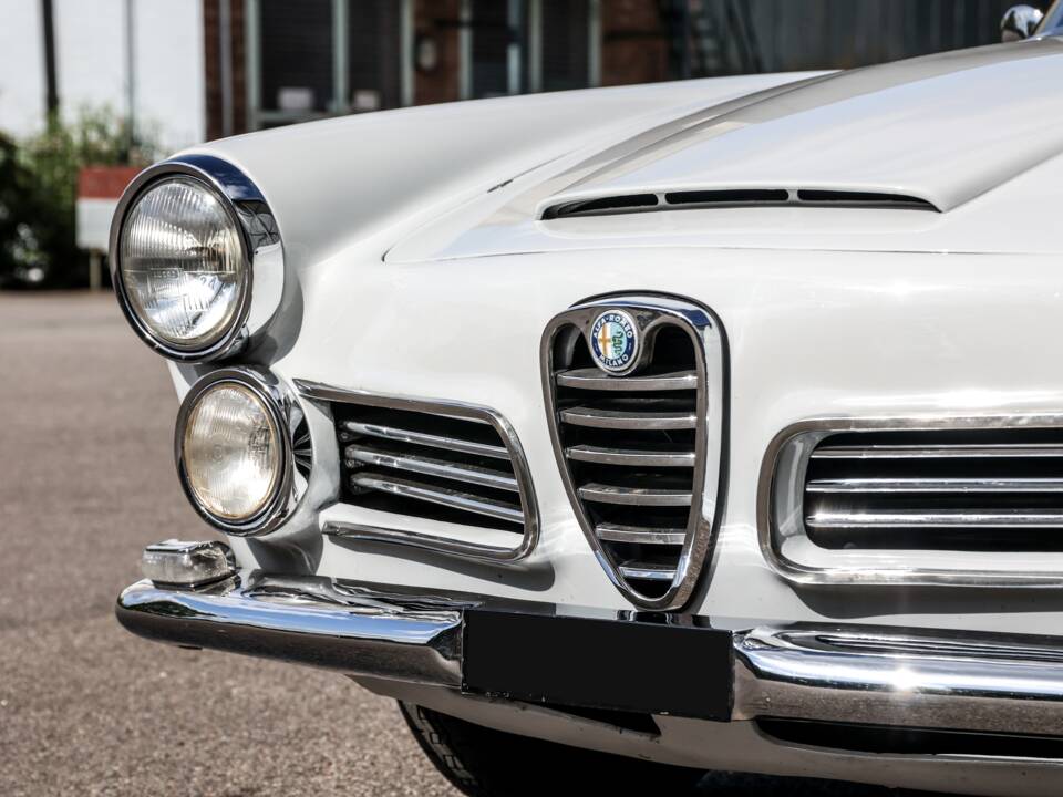 Bild 9/35 von Alfa Romeo 2600 Spider (1963)