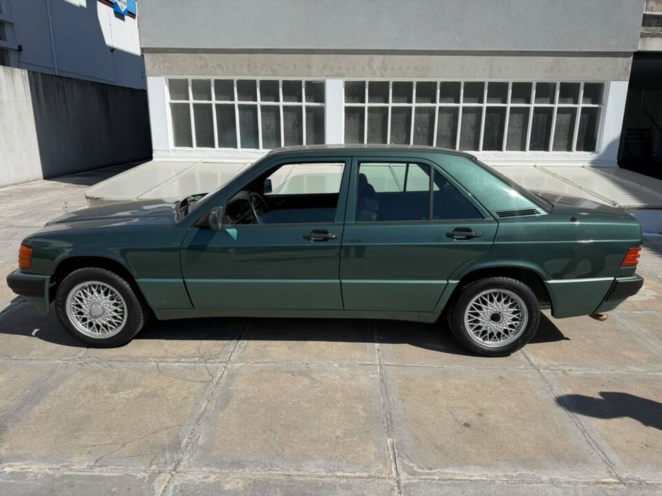 Image 4/8 of Mercedes-Benz 190 E 1.8 (1992)