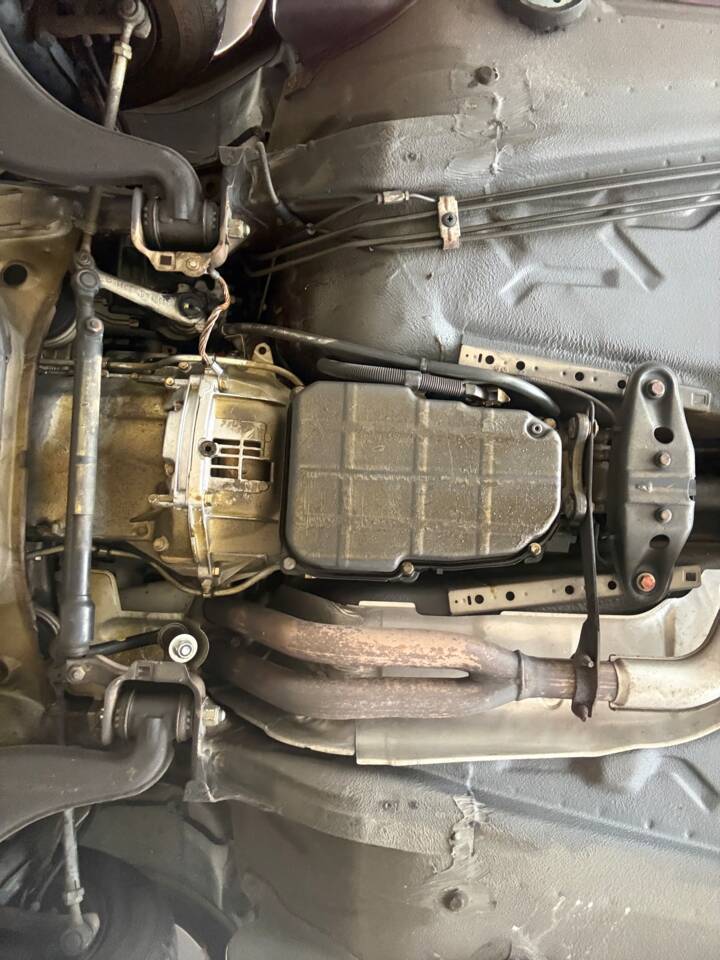 Image 37/40 of Mercedes-Benz 190 E (1982)