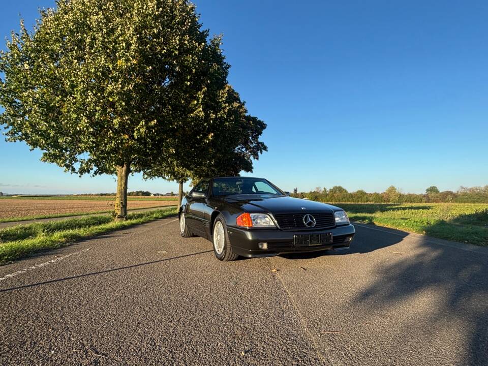 Image 8/49 de Mercedes-Benz 500 SL (1990)