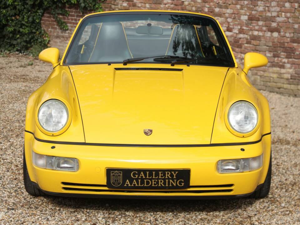Image 33/50 of Porsche 911 Carrera 2 &quot;America Roadster&quot; (1993)