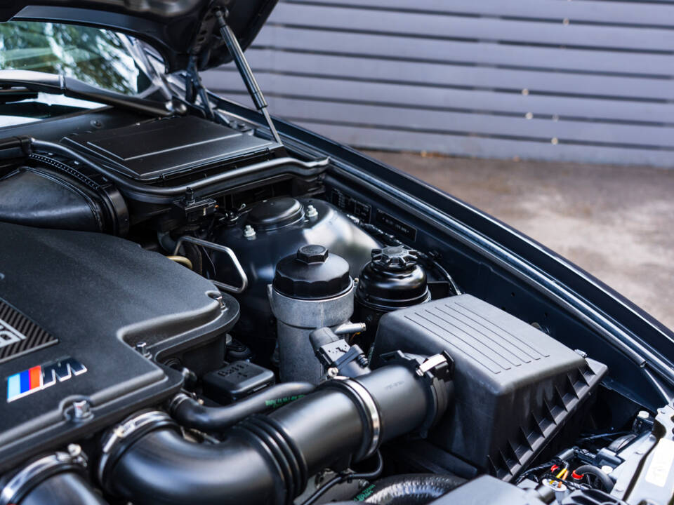 Image 18/56 of BMW M5 (2000)