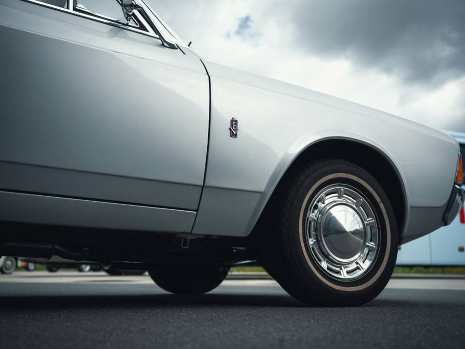 Image 5/15 of Ford 17m 2000S (1969)