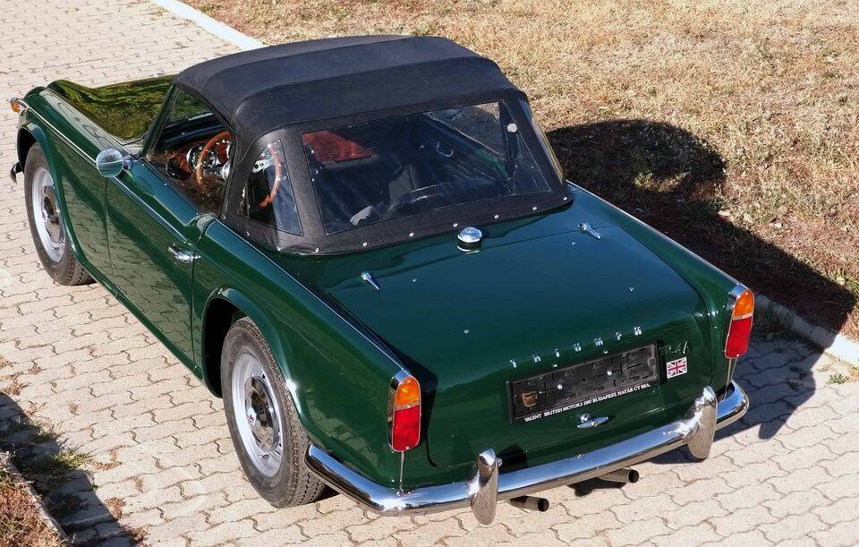 Triumph TR4 Roadster dunkelgrün 1964