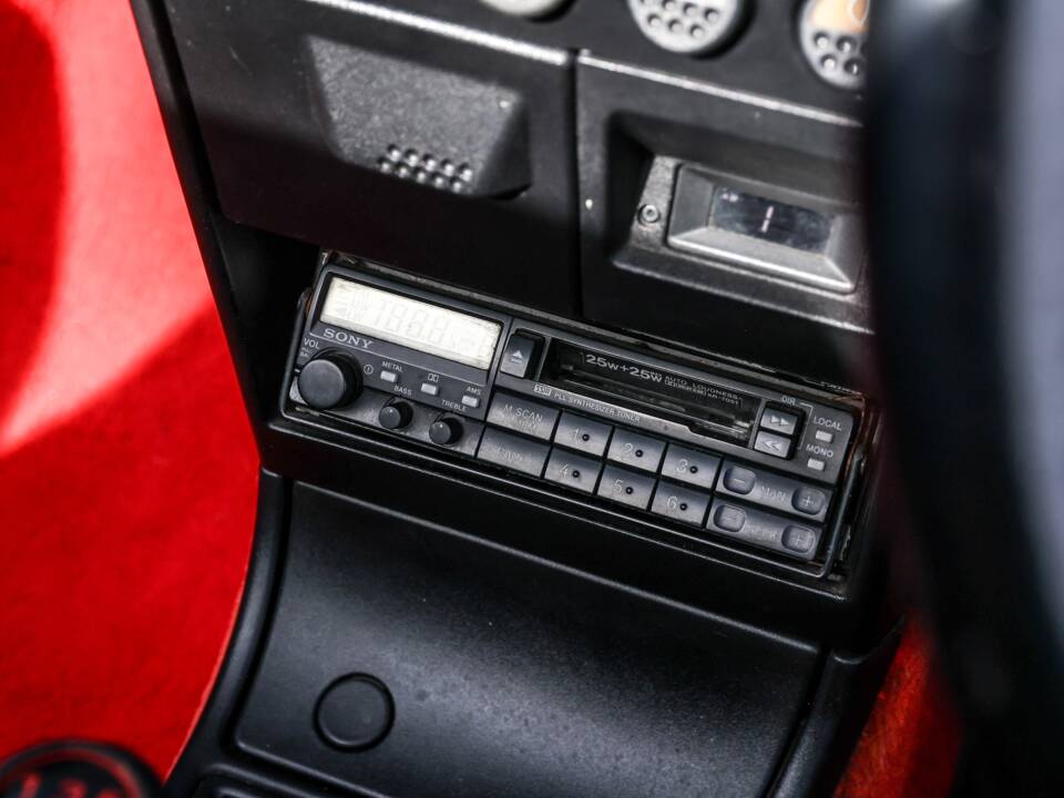 Image 31/38 of Peugeot 205 CTi (1991)