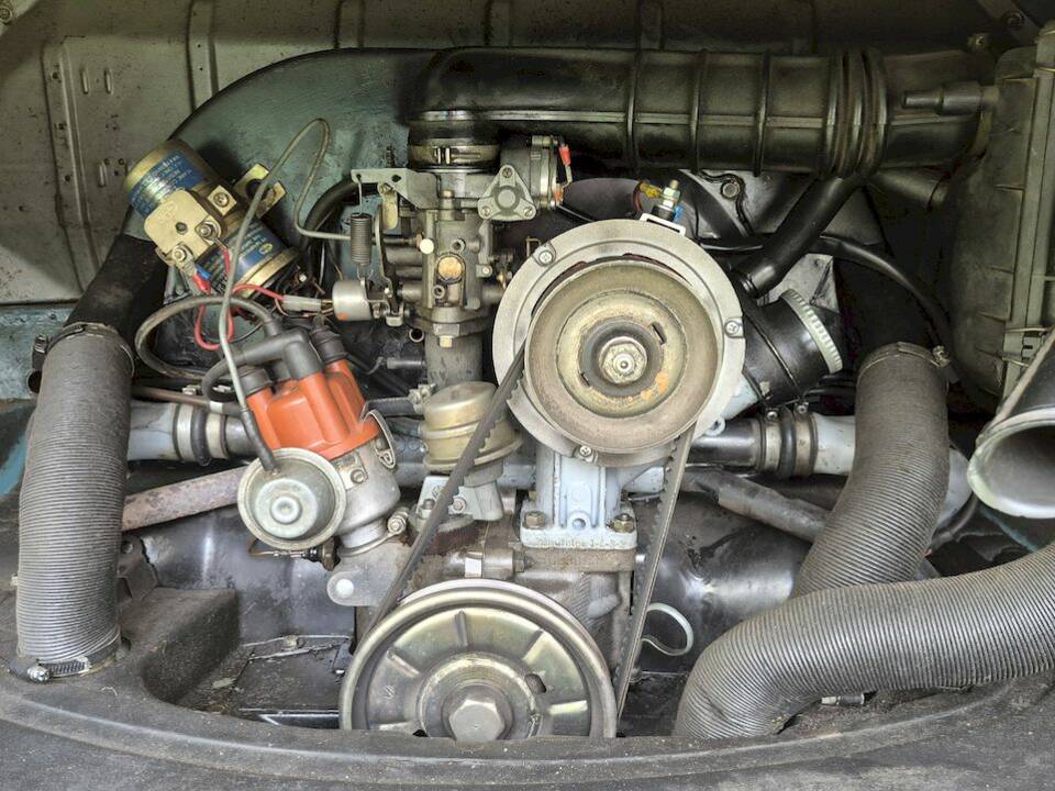 Bild 48/50 von Volkswagen T2b Kastenwagen (1976)