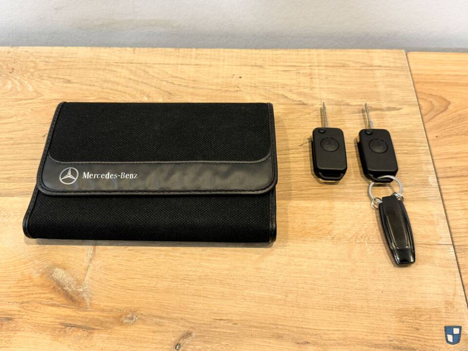 Image 40/98 de Mercedes-Benz E 50 AMG (1996)