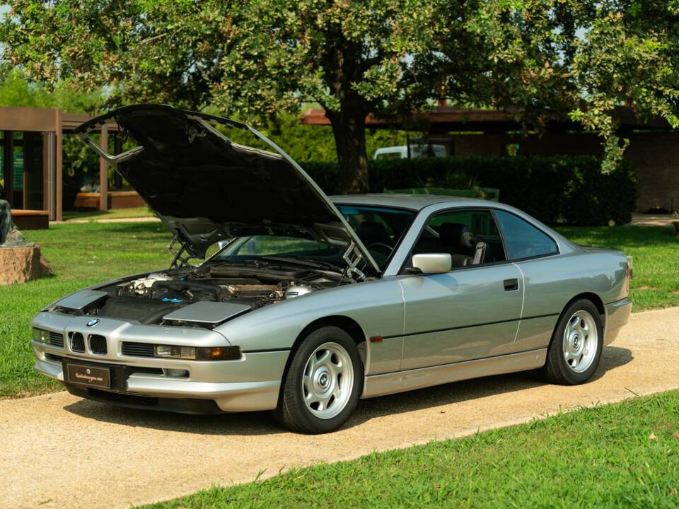 Image 49/50 of BMW 850i (1990)