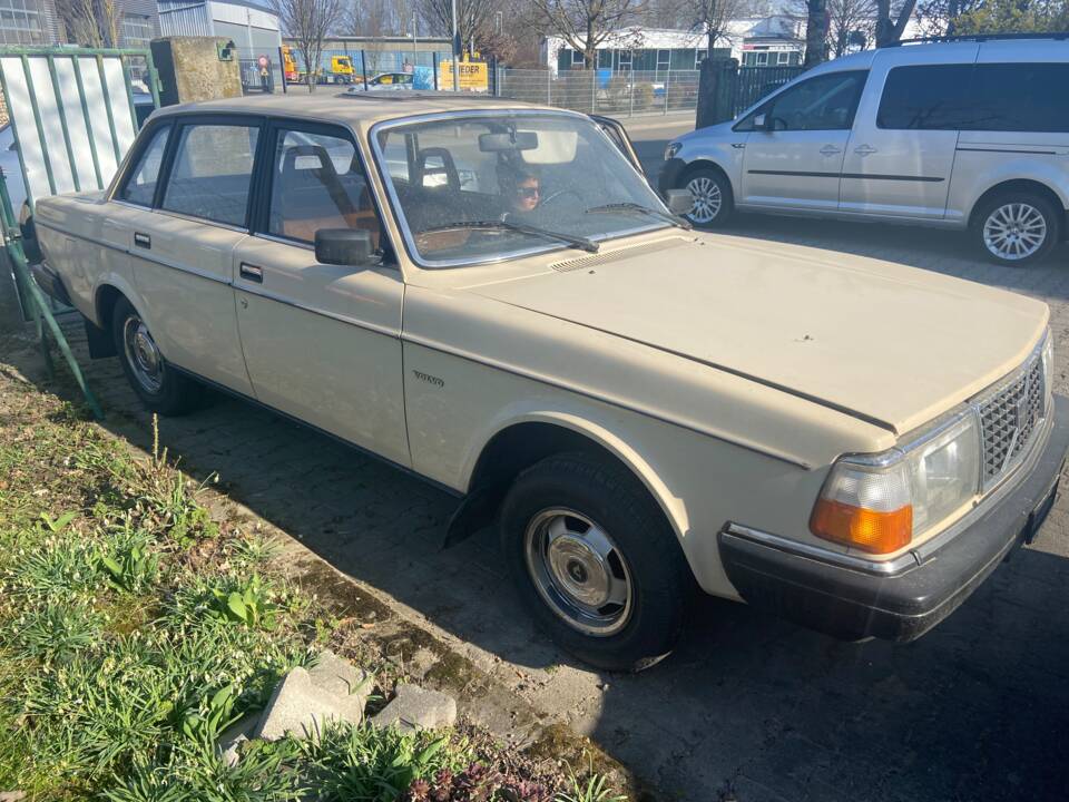Bild 50/54 von Volvo 240 Diesel (1982)