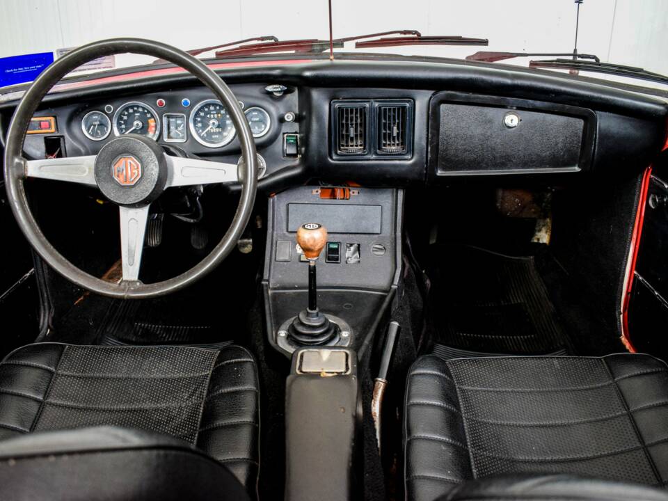 Bild 7/50 von MG MGB (1974)