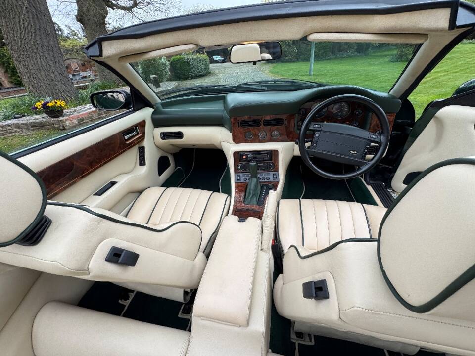 Image 29/30 of Aston Martin Virage Volante (1993)